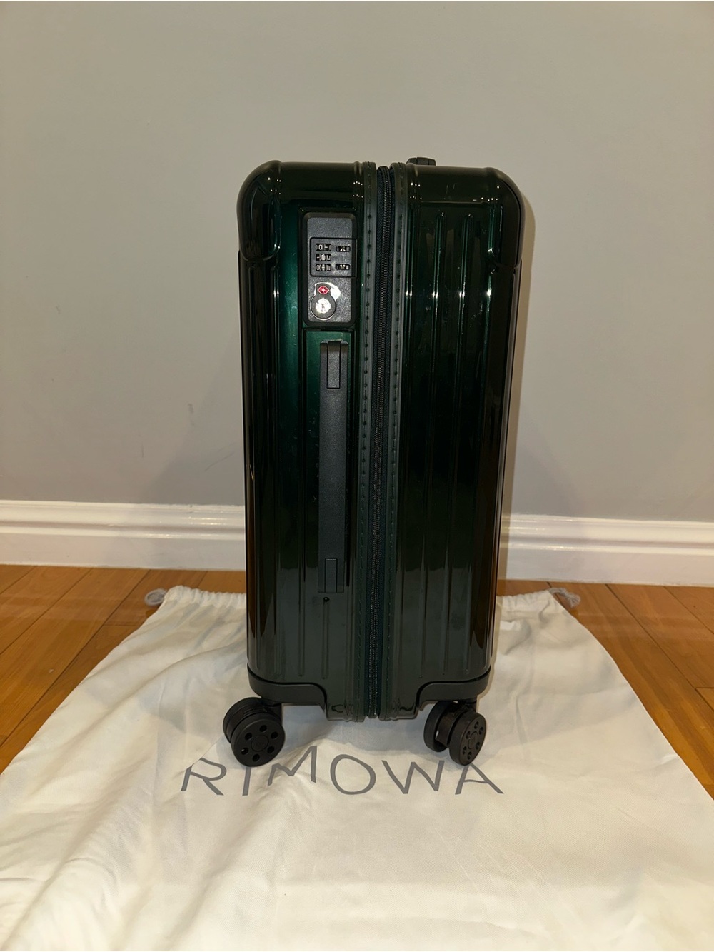 RIMOWA Deep Green Cabin Luggage PRISTINE - Picture 3 of 10